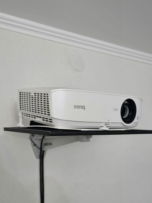 проектор BENQ TW533, яркость 3300 люмен