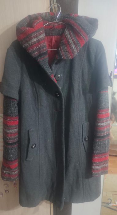 Куртки подростковые 2000тг до 50 размера некоторые.