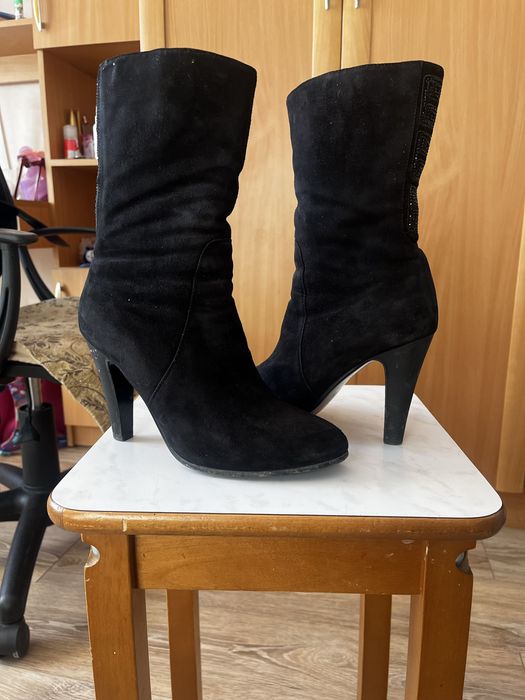 Замшевые полусапожки