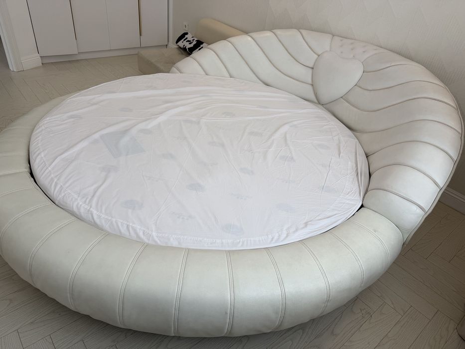 Продам круглую кровать