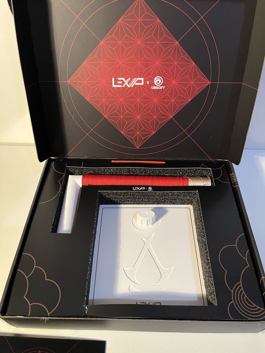 Гейминг слушалки Lexip - Assassin's Creed Shadows, безжични със стойка