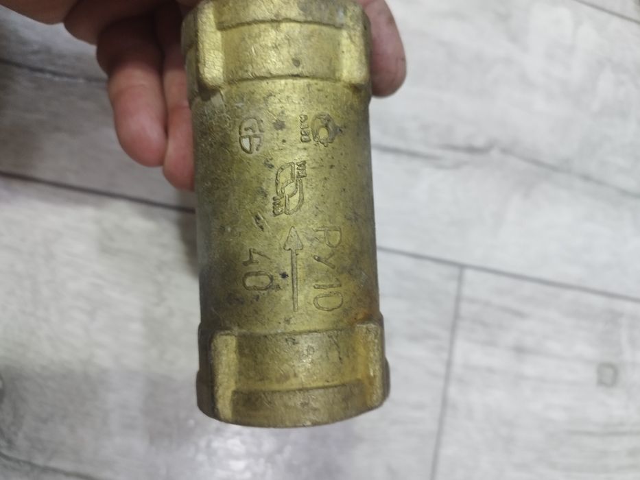 Продам краны бронзовые