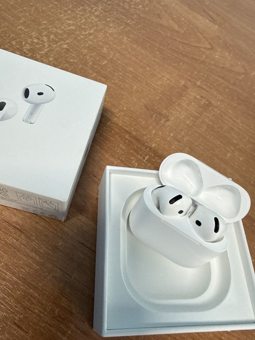 Airpods 4  with Active Noise Cancellation