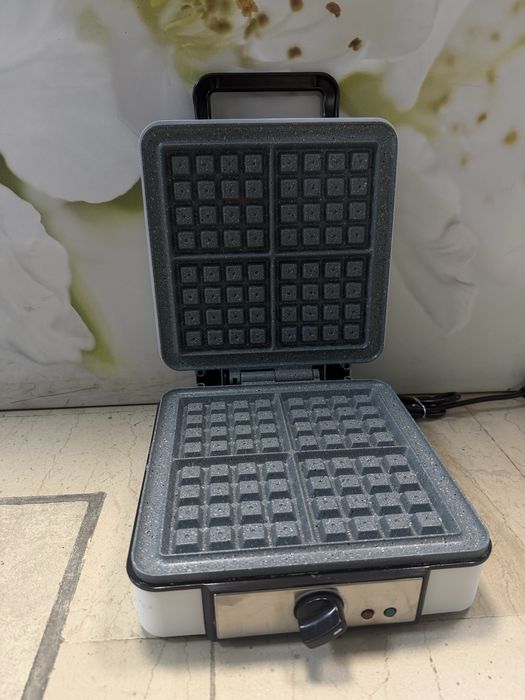 Гофретник Cecotec Fun Gofrestone 4Inox