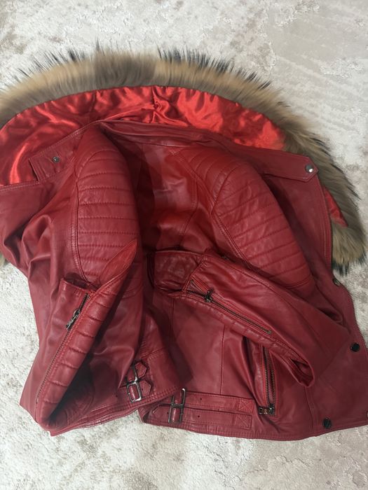 Geaca de piele rosie,cu blanita naturala detasabila