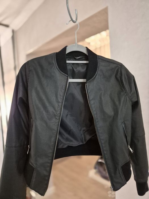 Geaca dama  Guess marimea L