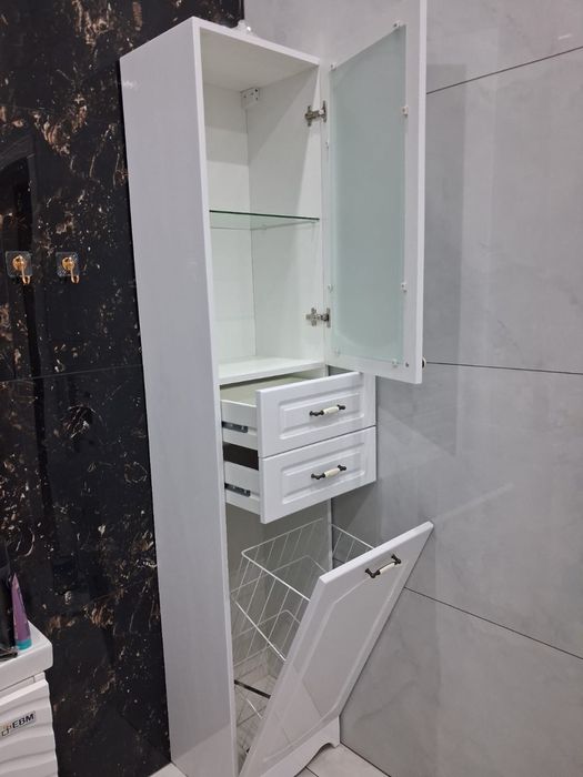 Продается шкаф пенал