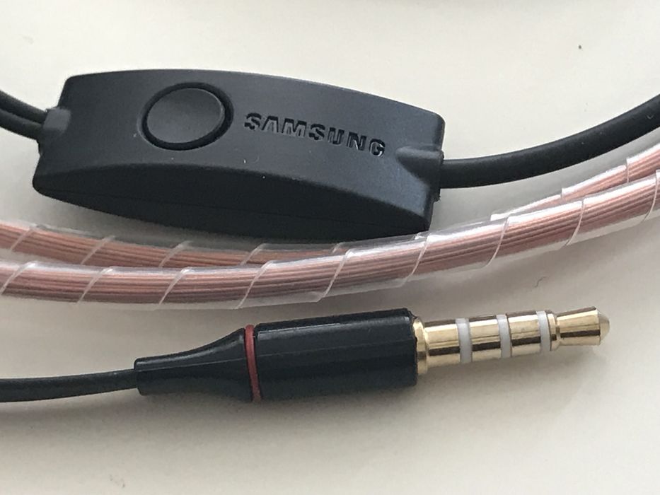 Незаглушима микрослушалка за преписване модел 2025