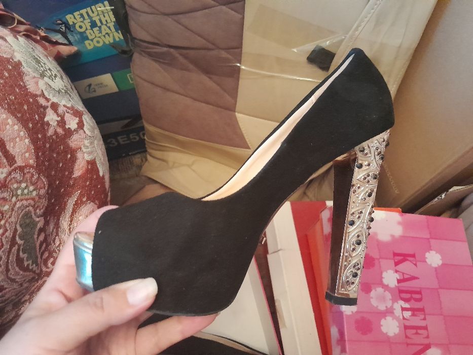 Продам женскую обувь