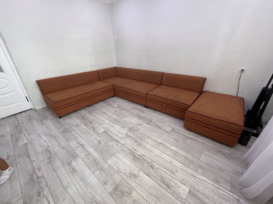 Угловой диван очень хороший