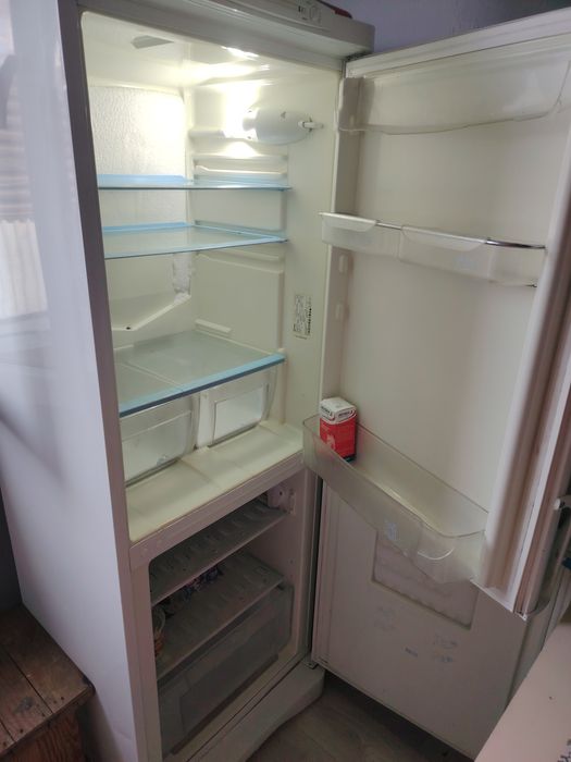 Холодильник Indesit