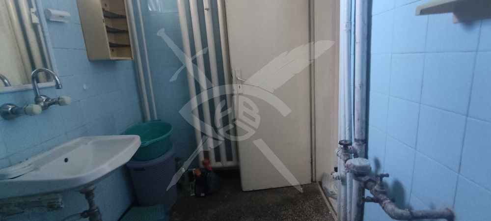 Продава се Двустаен апартамент в Пловдив, Център - 70 кв.м за 1693 €/кв.м - Снимка #5