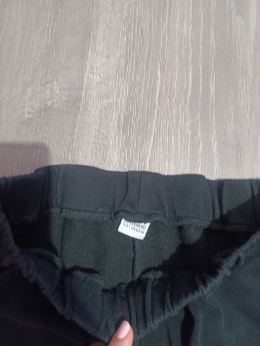 Спортни долнища за 10-11 г (146 размер)