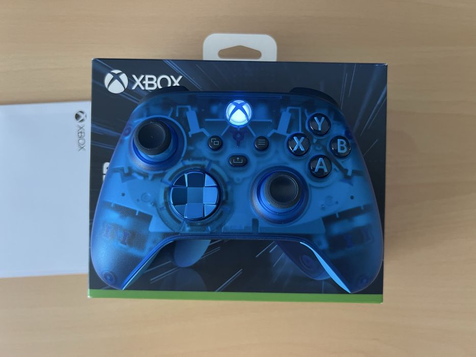 Продавам Xbox Wireless Controller Sky Cipher – Лимитирана серия