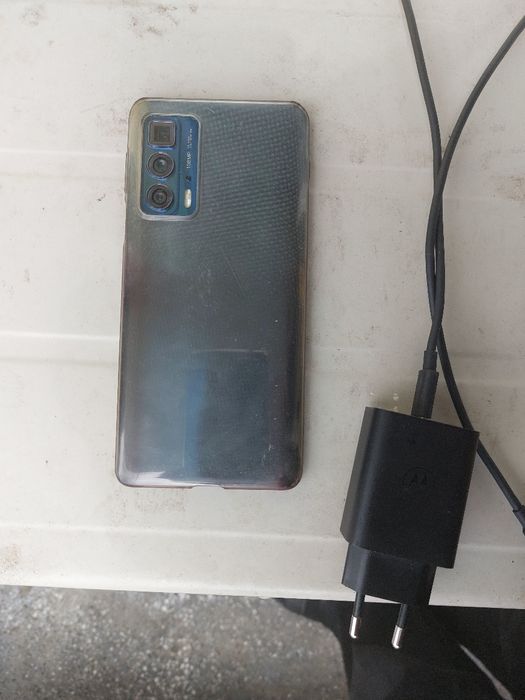 Продавам Motorola 20 pro