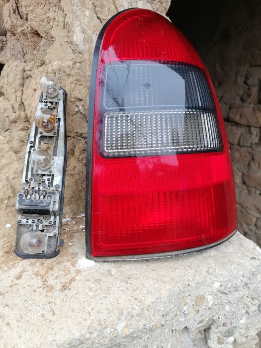 Оригинален стоп за Opel Vektra B комби - десен