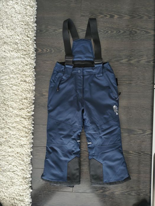 Vând pantaloni și geaca de ski pentru copii, mărimea 98/ 110.