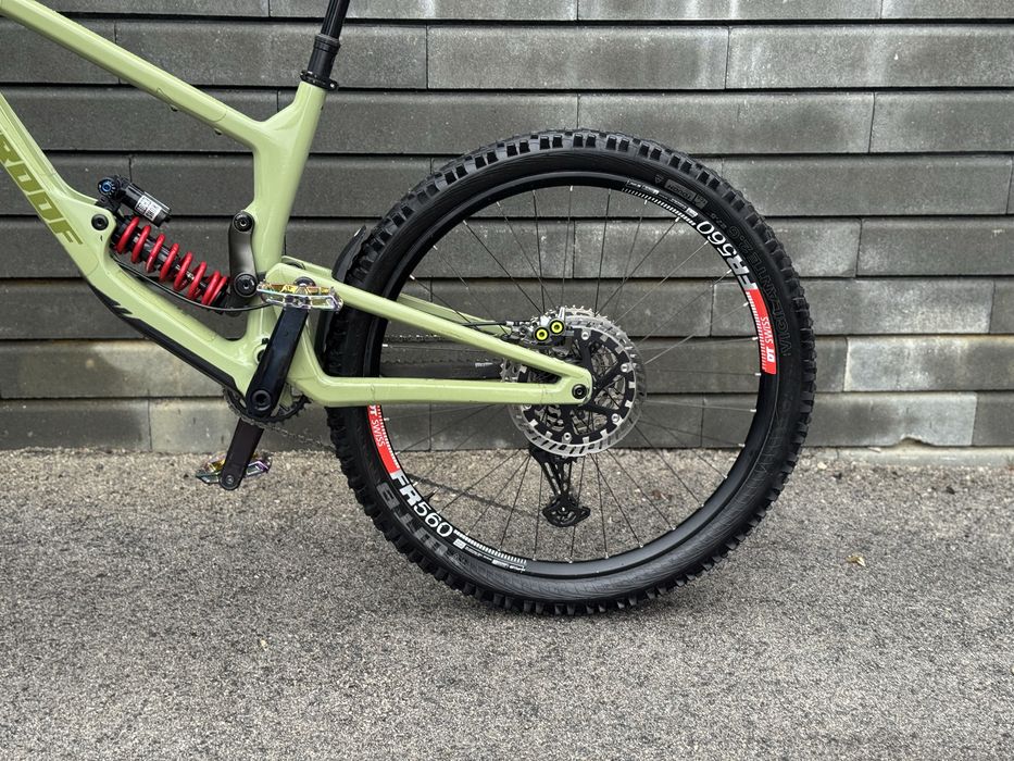 Планински карбонов велосипед NUKEPROOF GIGA 275c ( L размер)