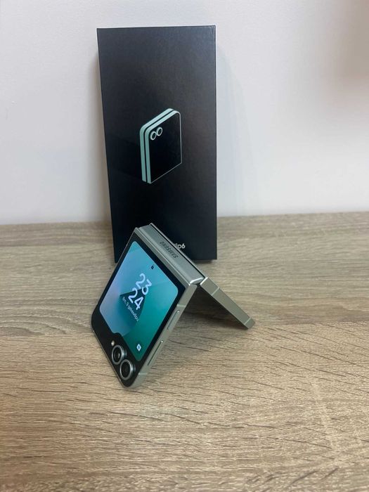 Samsung Galaxy Z Flip 6 512GB 5G MINT F741, ГАРАНЦИЯ 1 ГОДИНА