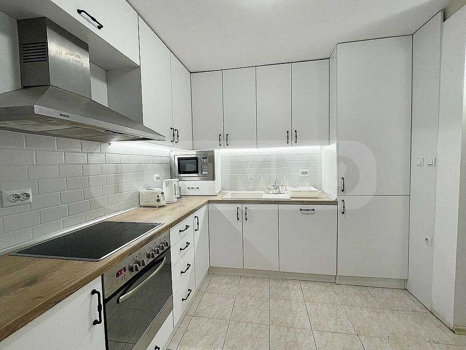 Дава се под наем Четиристаен апартамент в Варна, Операта - 135 кв.м за 850 € - Снимка #6