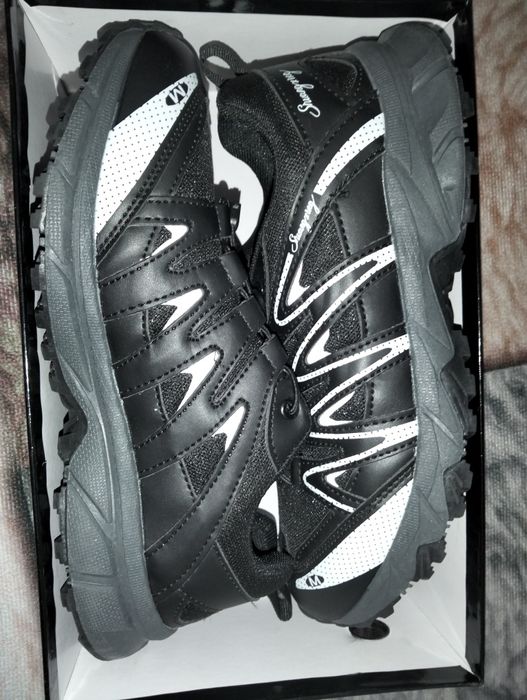 Кроссовки мужские новые!!!