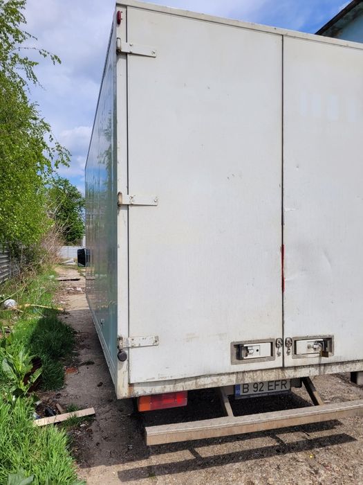 Autoutilitara 3,5 T volum de camion!