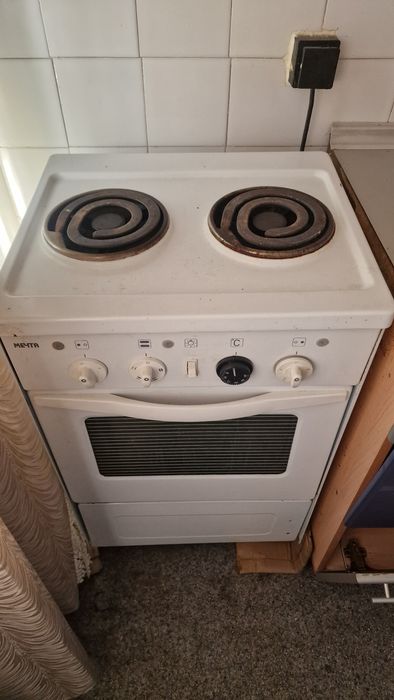 Продам 2х комфорочную электрическую плитку Мечта