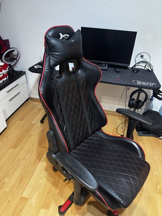 Scaun Gaming White Shark – Design Ergonomic, Stare Impecabilă (Ca Nou)