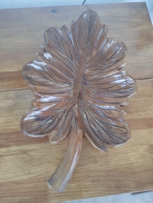 Frunză din lemn, decor