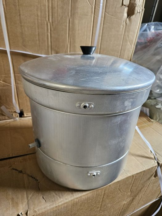 Нова алуминиева соковарка Диаметър-35см Височина-30см Нова алуминиева соковарка Диаметър-35см Височина-30см