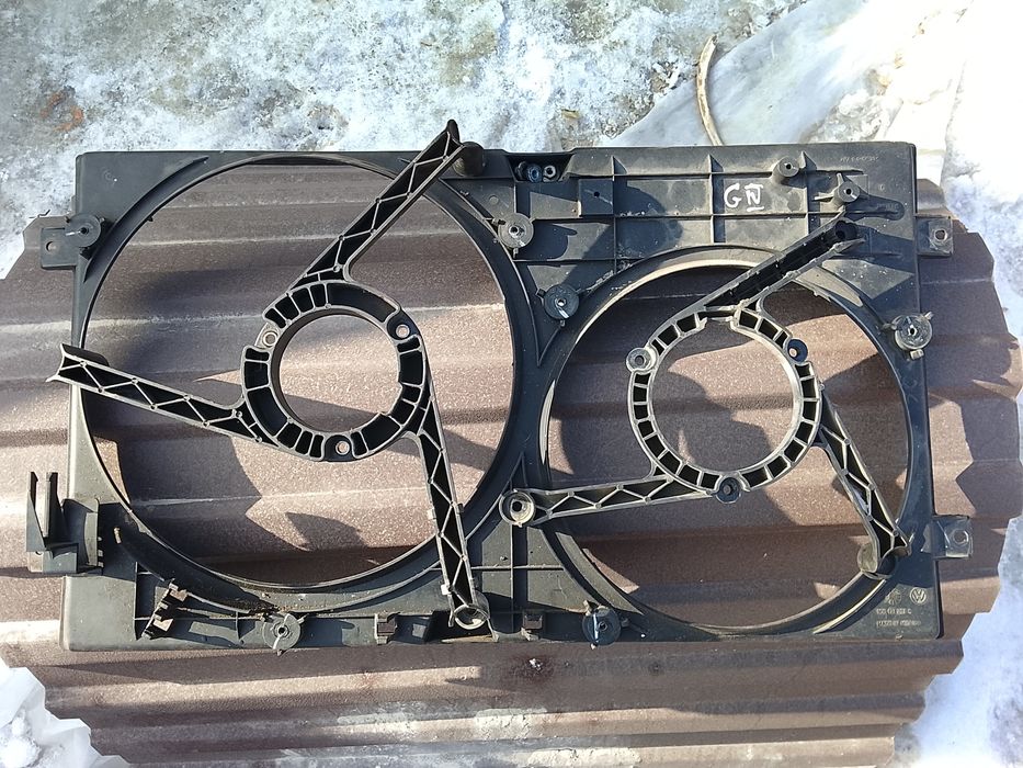 Рамка под вентиляторы на гольф 4