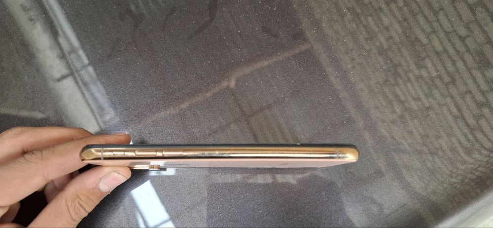 Iphone xs xolati alo narxi 1mln750 kelishamz