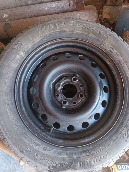 Продам два колеса r14 с дисками
