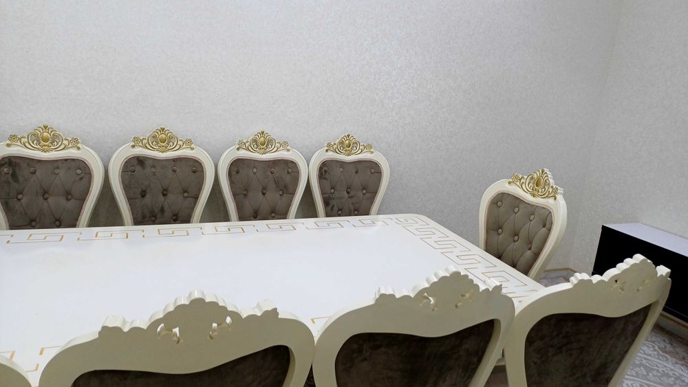 Стол-стул сотилади