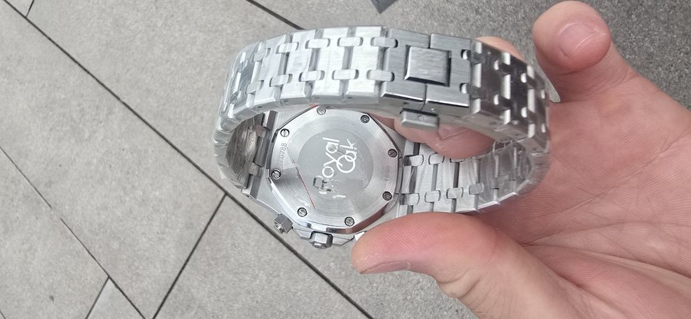 Продам мужские часы