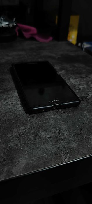 Huawei Ascend P7, с чехлом в подарок