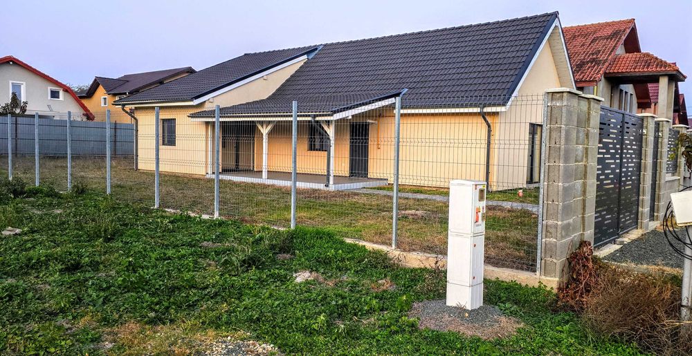 Proprietar vand casa individuala, pe parter, 3 camere, la asfalt 504mp