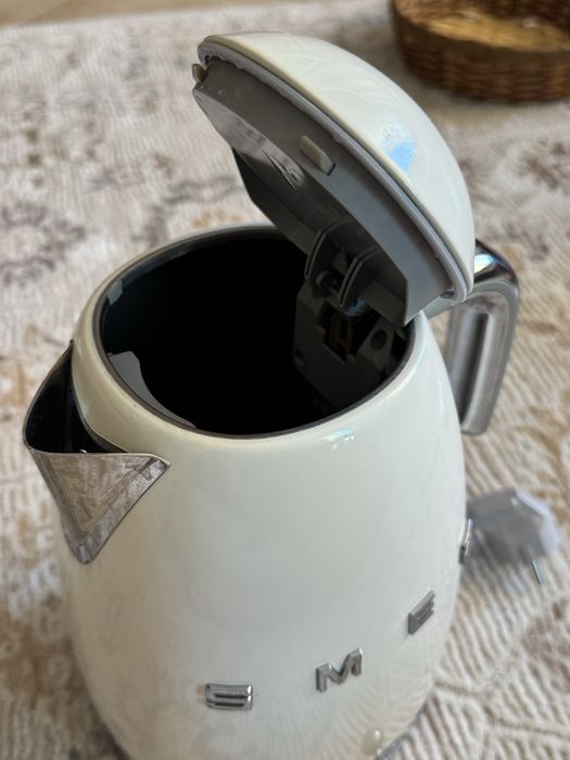 Чайник SMEG с регулировкой температуры