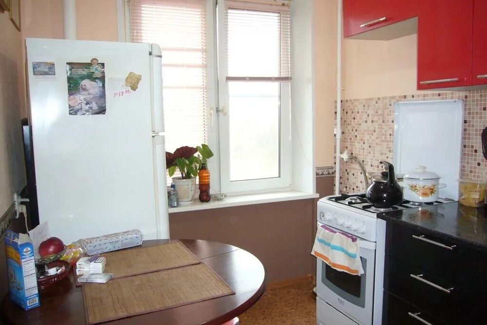 Метро чиланзар 16 квартал 2/2/4 сдаю квартиру! Всем можно жить,тёплая!