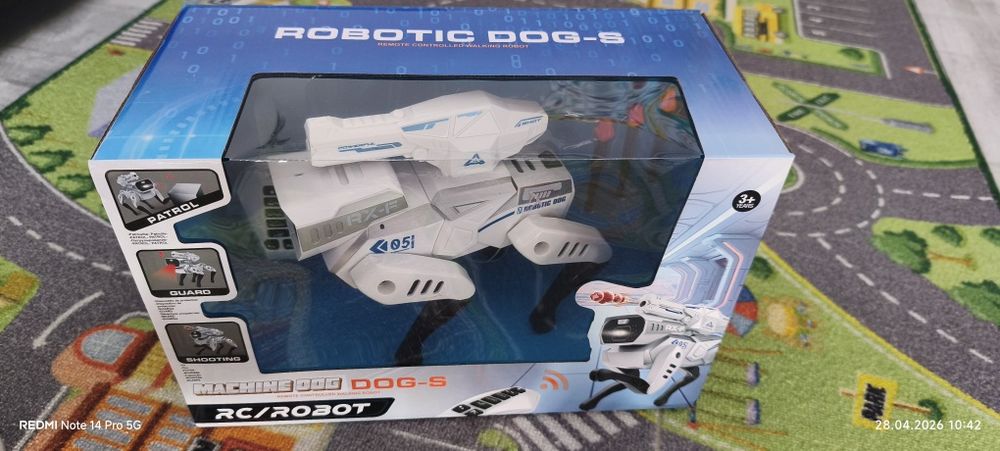 ROBOTIC DOG-S R/C Четирикрак робот изстрелващ стрели с дистанционно
