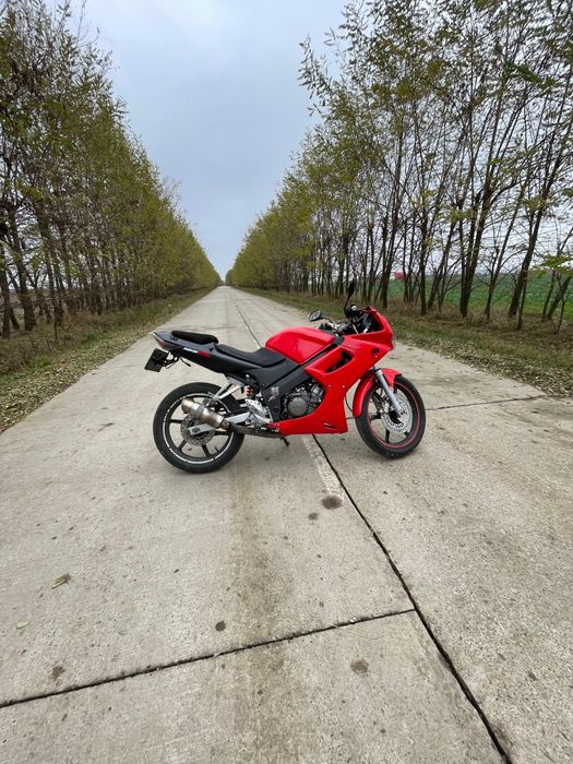 Motocicleta Honda CBR125R Urgent‼️