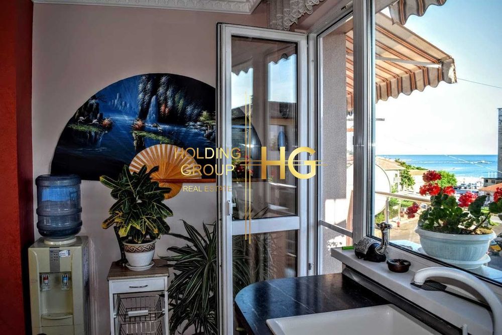 Продава се Тристаен апартамент в Балчик - 99 кв.м за 1657 €/кв.м - Снимка #2