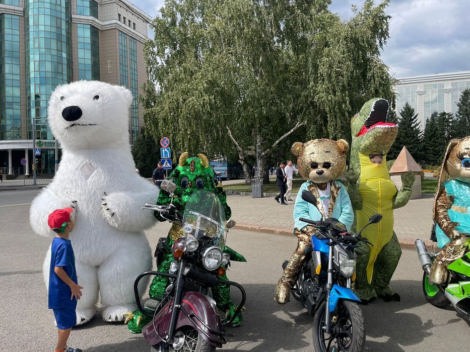 Аниматоры, ростовые куклы, надувные куклы