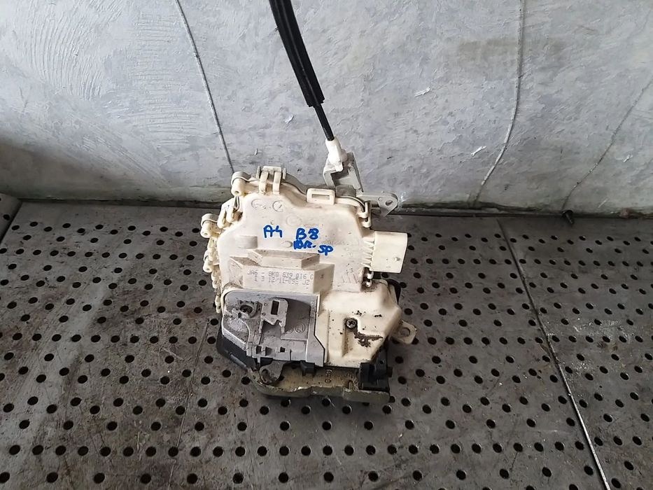 Broasca usa dreapta spate audi a4 b8 8k 8k0839016c