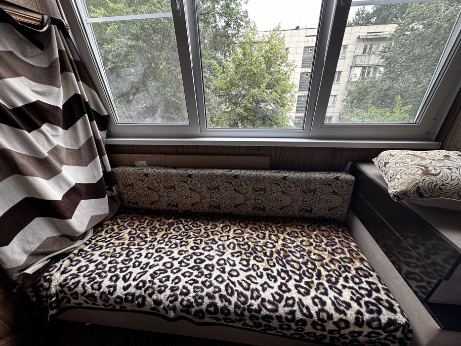 Продам диван с креслами