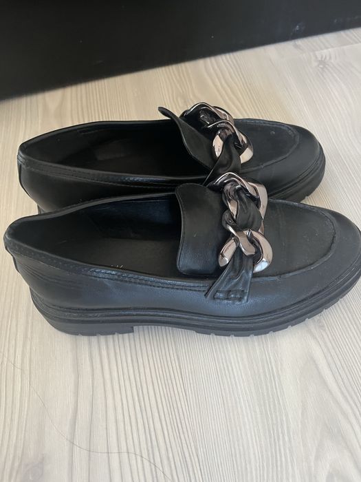 Лоуфъри 39 номер; купени от Deichman