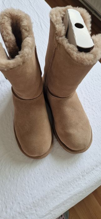 Cizme medii UGG piele