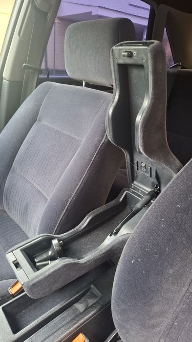 Подлокотник Audi 100 c4 a6