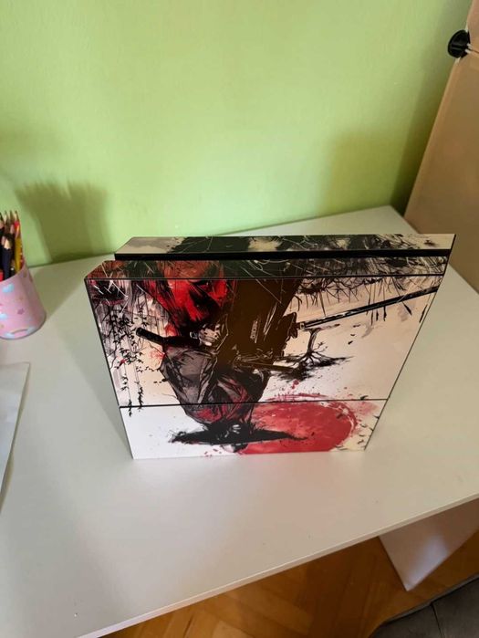 Vand ps4 frumos + cabluri si 1 maneta