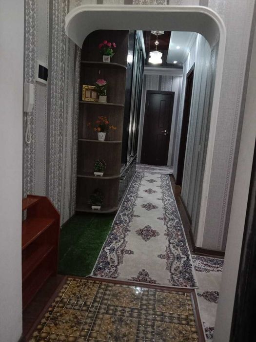 3 xonali kvartira sotiladi 75 kv.m nov.stroyka evroremont 5-metro